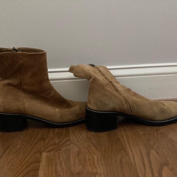Everlane Chelsea suede boots - Picture 1 of 3